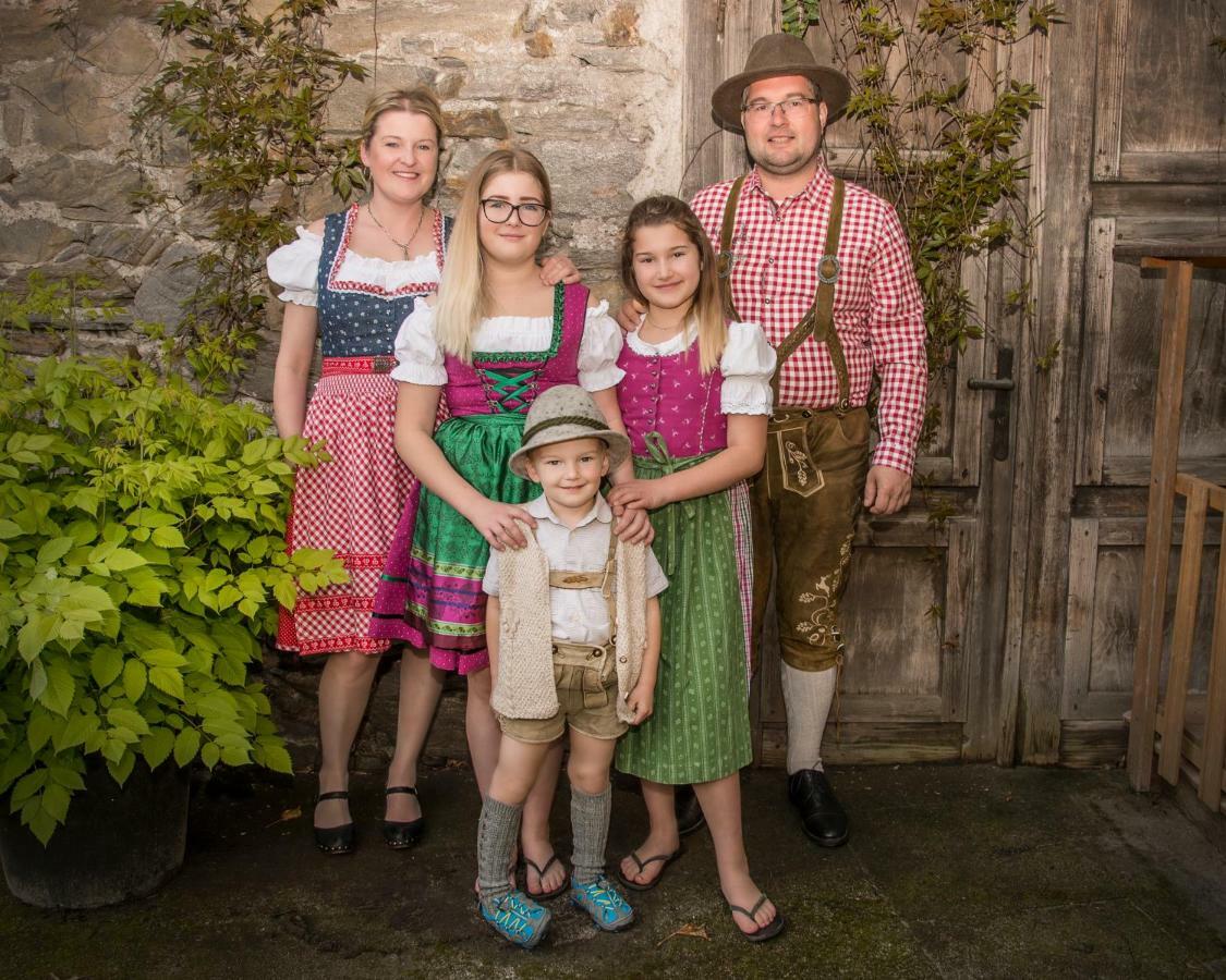 Sachsenburg Familie Lampersberger酒店 外观 照片